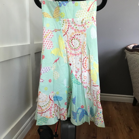 Unique strapless dress - Picture 4 of 5